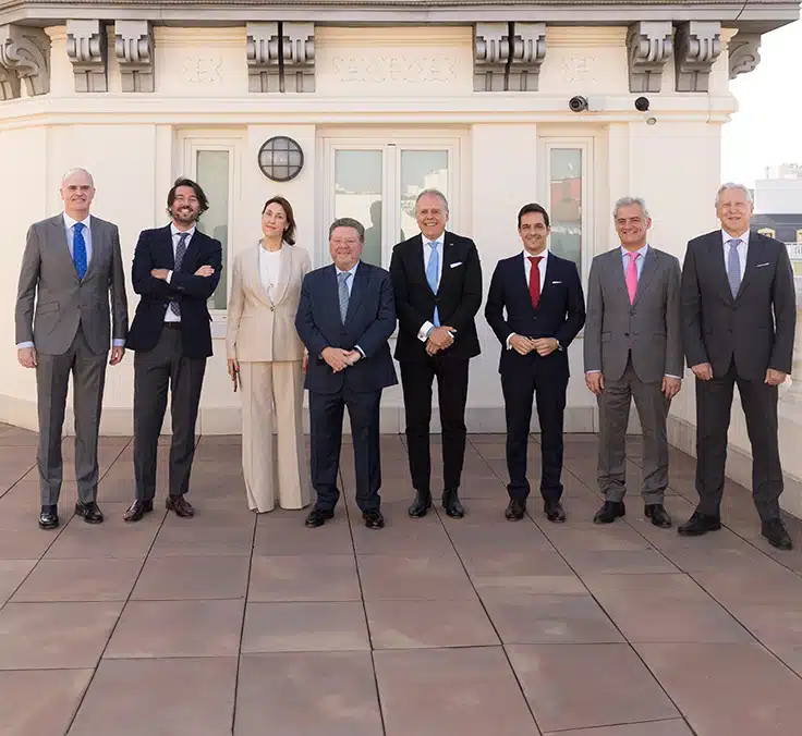 El canal mediador: el más habitual para contratar un seguro en España, según un informe de Mapfre