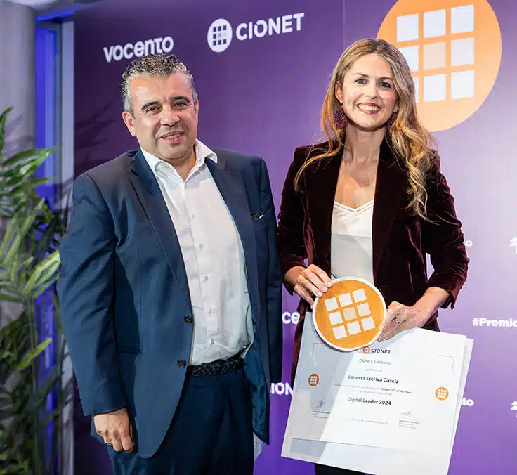 Vanessa Escrivá, Group CIO de Mapfre, recibe el premio CIONET Vocento 2023 a mejor CIO del año
