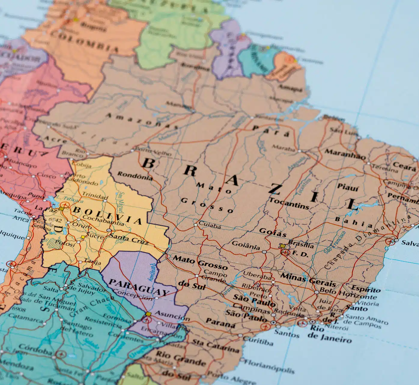 La importancia de fortalecer las instituciones en América Latina
