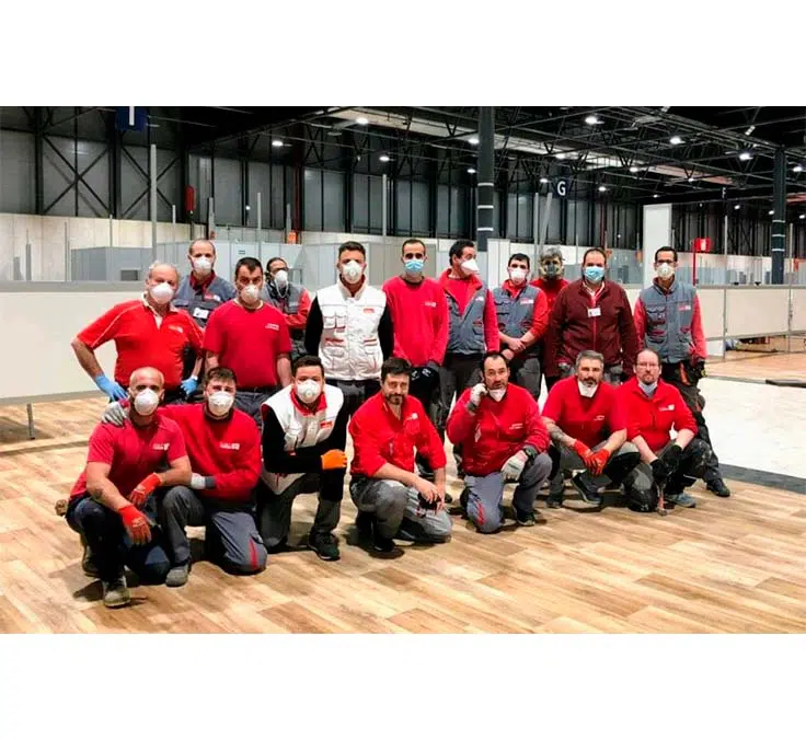 Colaboradores de Mapfre participan en la instalación del hospital de campaña en IFEMA (Madrid)