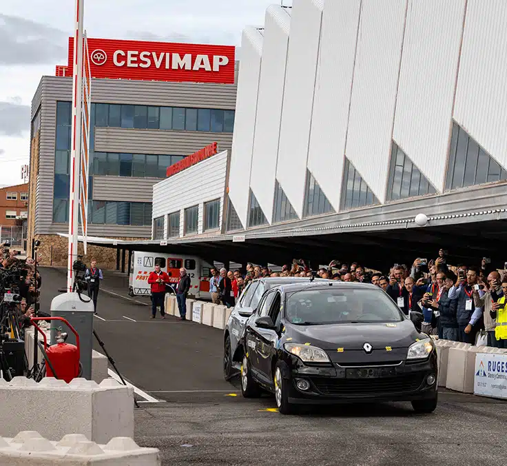 CESVIMAP realiza dos crash tests en directo revelando la importancia de la tecnología en la reconstrucción de accidentes de tráfico