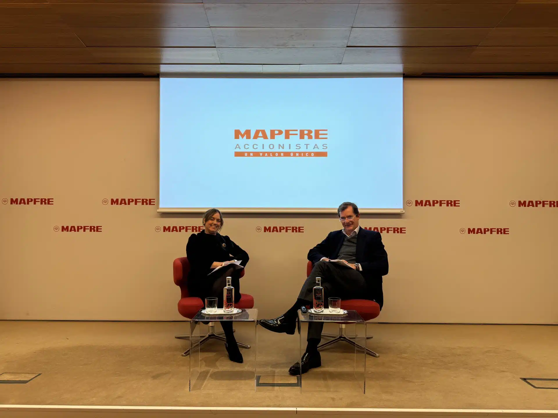 Leandra Elizabeth Clark, Head of Investor Relations & Capital Markets at Mapfre, and Felipe Navarro, Corporate Director of Capital Markets, Treasurer and M&A at Mapfre.