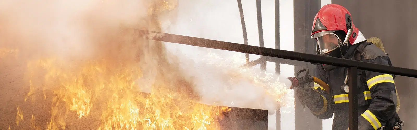 Una competición de bomberos de empresa pone en valor la lucha contra los incendios en entornos industriales