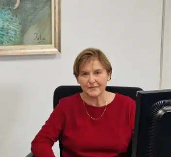 JULIA INAREJOS