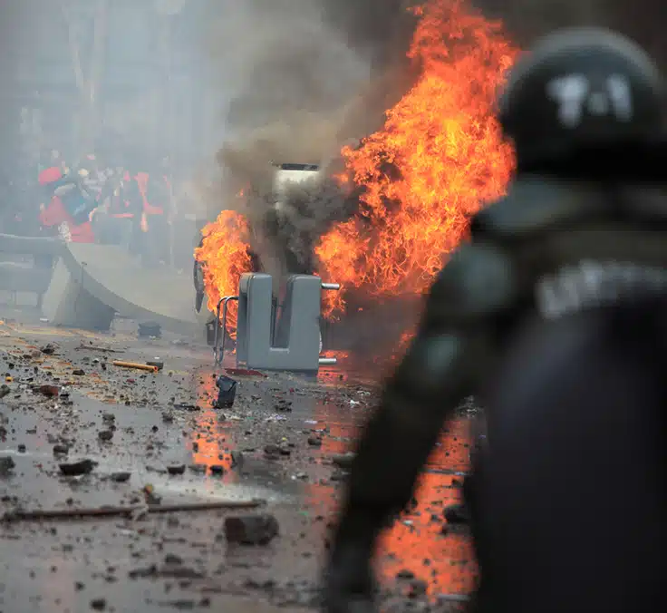 Disturbios y violencia política, un riesgo en ascenso pero imprevisible