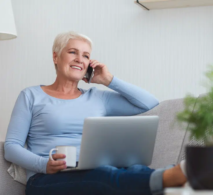 Los mayores de 55 años son grandes consumidores y un apoyo para sus círculos cercanos.