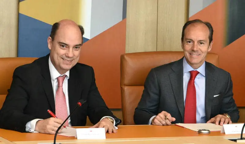 Santander España y MAPFRE firman una alianza para distribuir seguros de autos, autónomos y empresas